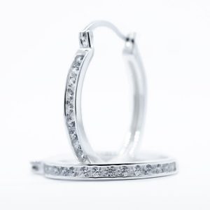 Aros candonga con circones blancos de plata 925 Brilho