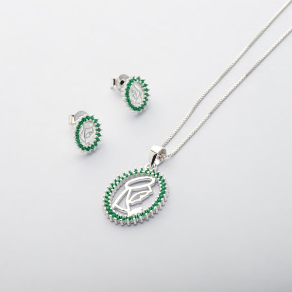 Conjunto Dije Colgante con Aros Topo. Diseño Religioso Virgen Niña. Plata Italiana 925. Micro Circones de Colores.  Colores verde, azul, negro, rojo y lila. No Incluye Cadena. Peso de 3 Gramos de plata Italiana 925. Brilho.