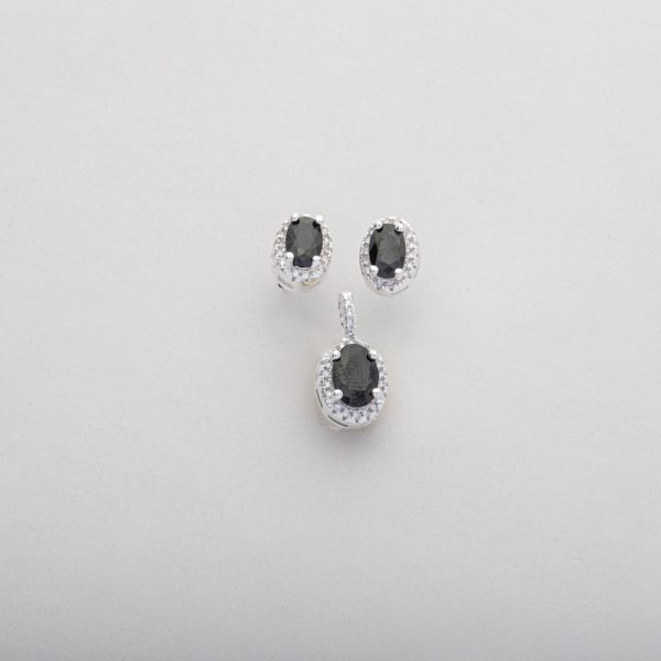 Conjunto de Dije y Aros Topo. Plata Italiana 925. Peso de 3,8 Gramos. Circón en 4 Diferentes Colores. Micro Circones Blancos SIN CADENA. SKU: PJS0722010#209 Brilho