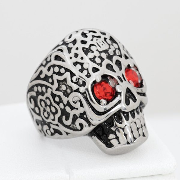 Anillo de Calavera con Ojos Circones Rojos Brilho. Género Unisex. Talla 15 - US 7. Acero Quirúrgico 316. SKU: AAN0910104-07-T7 Brilho