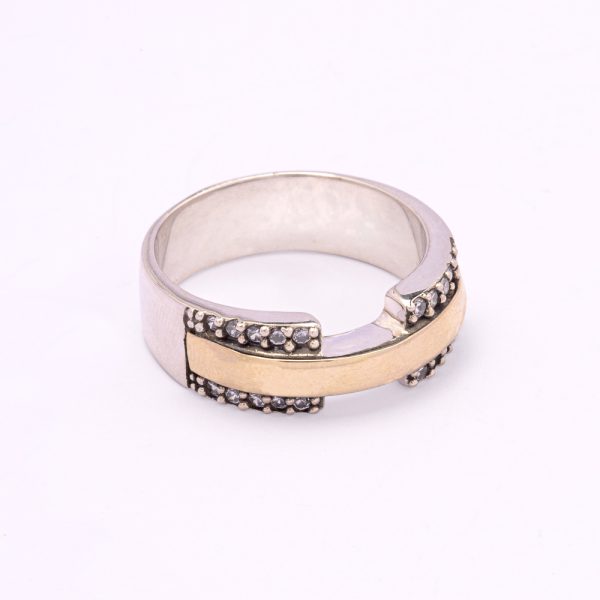 Anillo con Oro. Plata Italiana 925. Anillo con Lamina de Oro. Micro Circones. Estilo Envejecido. Peso de 7,9 Gramos. Talla US:10 - Nº22. SKU:PAN0101001-7,9GR Brilho.