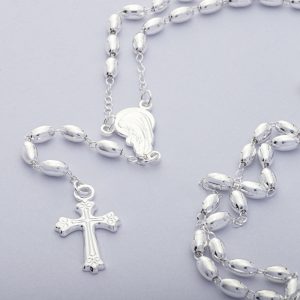 Rosario Virgen Niña. Cruz de Jesucristo. Plata Italiana 925. Peso de 16,2 Gramos. Largo de 39cm. SKU: PCM0122006#168 Brilho.
