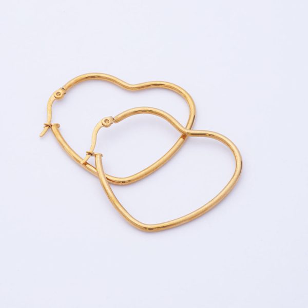 Aros Aretes Candonga. Diseño Liso en Acero Quirúrgico 316. Cierre: Broche Italiano. Color: Dorado. SKU: ACA0110017. Brilho.