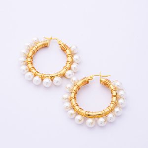 Aros Candonga Baño en Oro 18k. Broce Cierre Italiano. Perlas Ecologícas Ancho: 4,5cm Alto: 4,5cm SKU: GCA0115223-1 Brilho.
