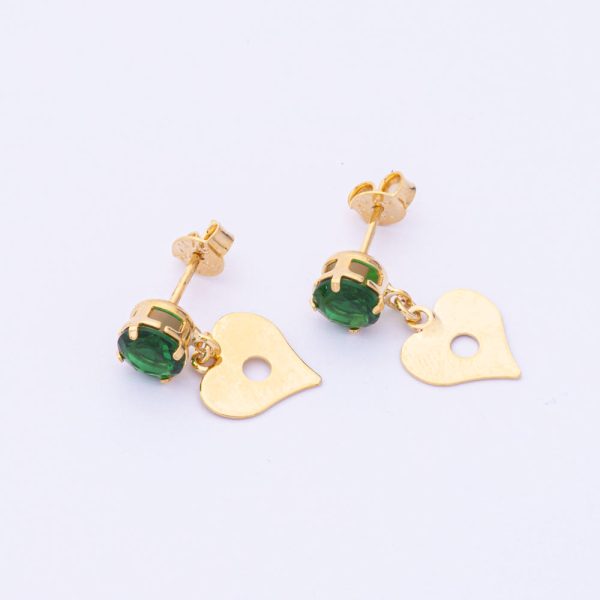 Aros Topo. Diseño Colgante Corazón. Circón Color Verde. Baño en Oro de 18k. SKU: GAT0110020. Brilho.