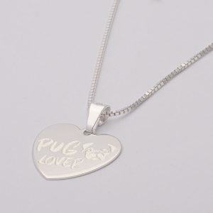 Conjunto de Collar y Colgante. Cadena Tejido Veneciana. Largo de 45cm. Peso de 3,6 Gramos. Dije y Colgante de (PUG LOVER). Plata Italiana 925. Peso de 1,9 Gramos. Peso total en Gramos 5,5 (Cadena + Dije) SKU: PDJ0121303-1,86GR Brilho.