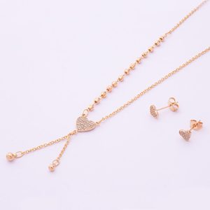 Conjunto Collar y Aros Topo Baño en Oro 18k. Diseño de Corazón y Circones. Dije y Colgantes de Balines. SKU: GJU0910012. Brilho.