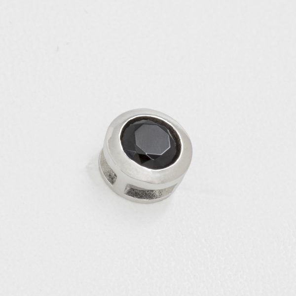 Puntos de Luz Colgante. Plata Italiana 925. Circones Colores. No incluye Cadena. Peso de 0.9 Gramos. Ancho: 7mm. Profundidad: 5mm. SKU: NEGRO->PDJ0220020-2 | ROSADO->PDJ0220020-1 | AZUL->PDJ0220020-6 | ROJO->PDJ0220020-4 | BLANCO->PDJ0220020-3. Brilho.