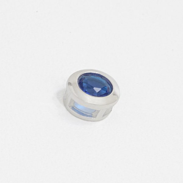 Puntos de Luz Colgante. Plata Italiana 925. Circones Colores. No incluye Cadena. Peso de 0.9 Gramos. Ancho: 7mm. Profundidad: 5mm. SKU: NEGRO->PDJ0220020-2 | ROSADO->PDJ0220020-1 | AZUL->PDJ0220020-6 | ROJO->PDJ0220020-4 | BLANCO->PDJ0220020-3. Brilho.