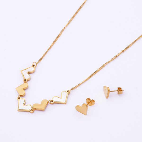 Conjunto Collar y Aros Topo. Acero Quirúrgico 316. Baño en Oro 18k. Diseño Corazón. SKU: AJU0931001 Brilho.